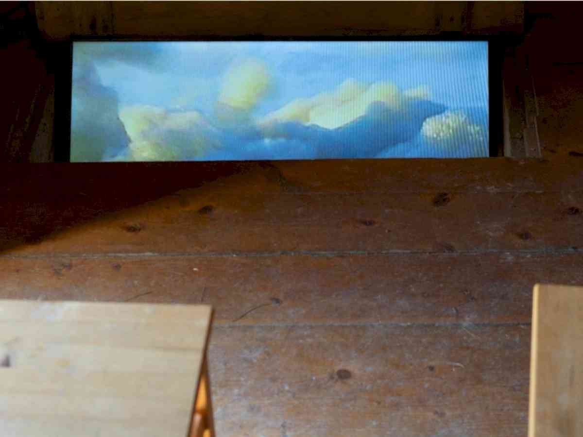 Es brodelt im Untergrund: Detail der Installation von Ursula Palla in Schopf #7.