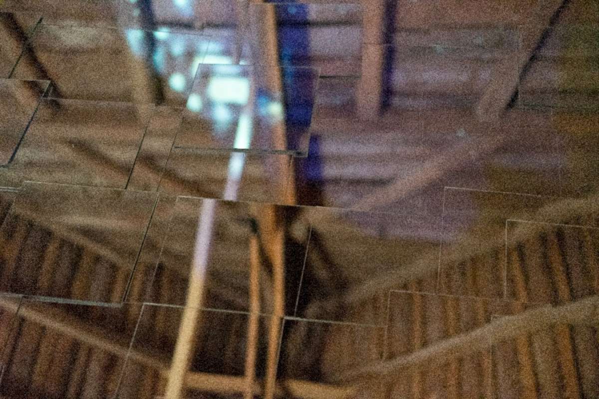 Wenn das Oben zum Unten wird: Installation von Ursula Palla.