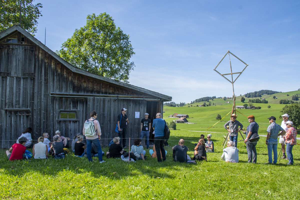 Antennas extended: Artist Talk with the Bricoleur universel Flo Kaufmann.